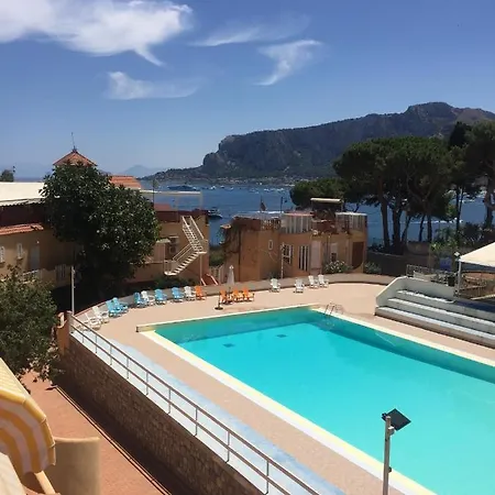 Ashur Mondello 2* Palerme