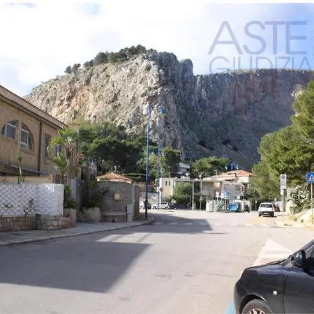 Ashur Mondello 2* Palerme