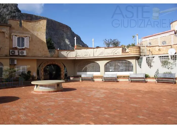 Ashur Mondello Apartahotel Palermo