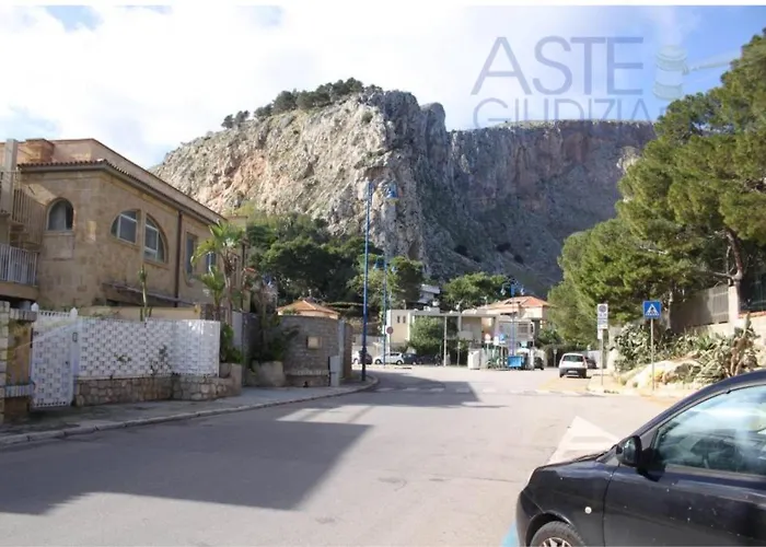 Ashur Mondello 3* Παλέρμο