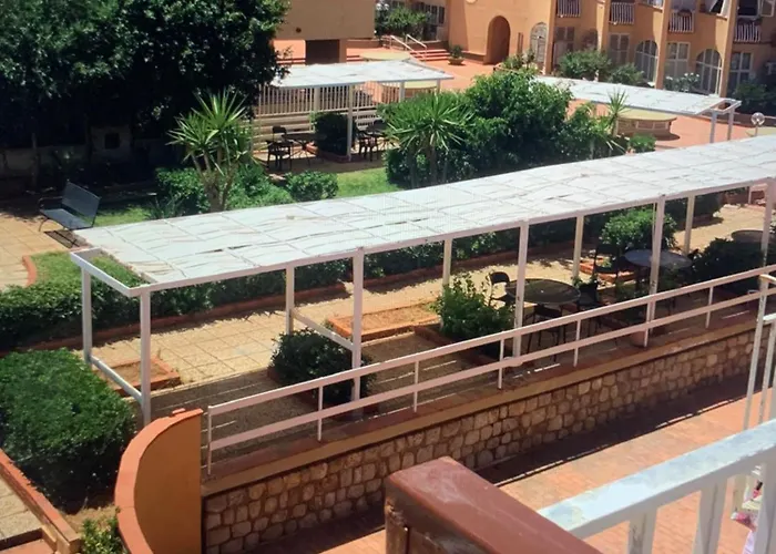 Ξενοδοχείο με διαμερίσματα Ashur Mondello